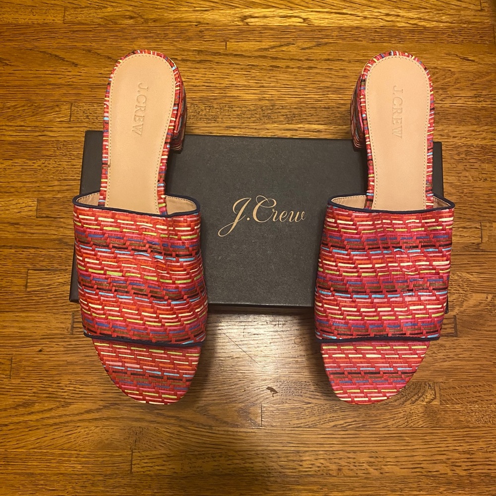 New never worn crew sandals